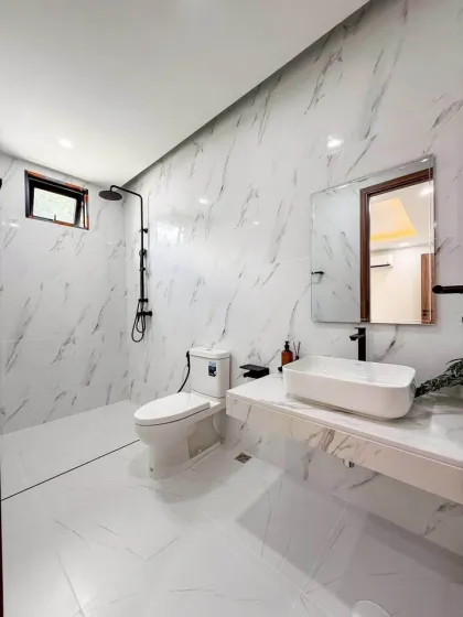 Luxuriöse 3-Zimmer-Poolvilla in Kamala mit kompletter Möblierung