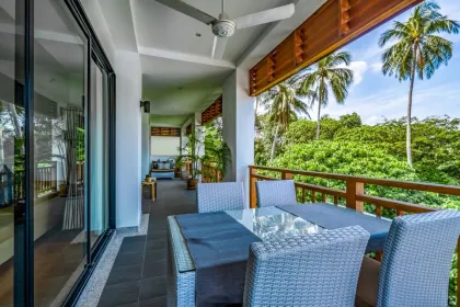 Condominio de lujo de 2 habitaciones con piscina cerca de la playa Surin