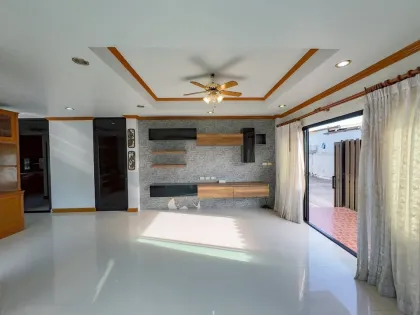 Villa avec piscine sur 2 étages et 3 chambres à Chalong