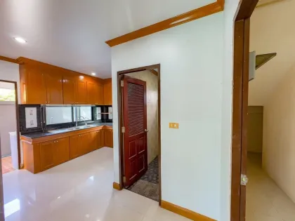 Villa avec piscine sur 2 étages et 3 chambres à Chalong