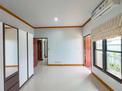 Villa avec piscine sur 2 étages et 3 chambres à Chalong