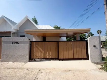 Угловая вилла с бассейном в Promphan Village, Па Клок, Пхукет