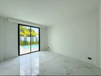 Villa rénovée 3 chambres avec piscine à vendre à Kohkaew, Phuket