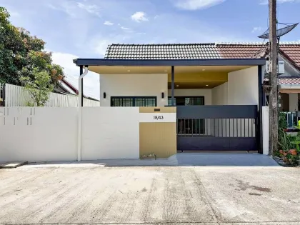 Maison mitoyenne rénovée de plain-pied à Thepnimit Village, Kathu