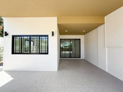 Maison mitoyenne rénovée de plain-pied à Thepnimit Village, Kathu