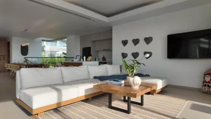 Villa de lujo con piscina privada y vista al mar en la costa oeste de Phuket