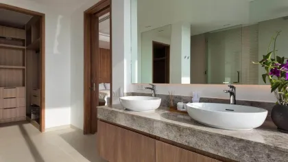 Villa de lujo con piscina privada y vista al mar en la costa oeste de Phuket