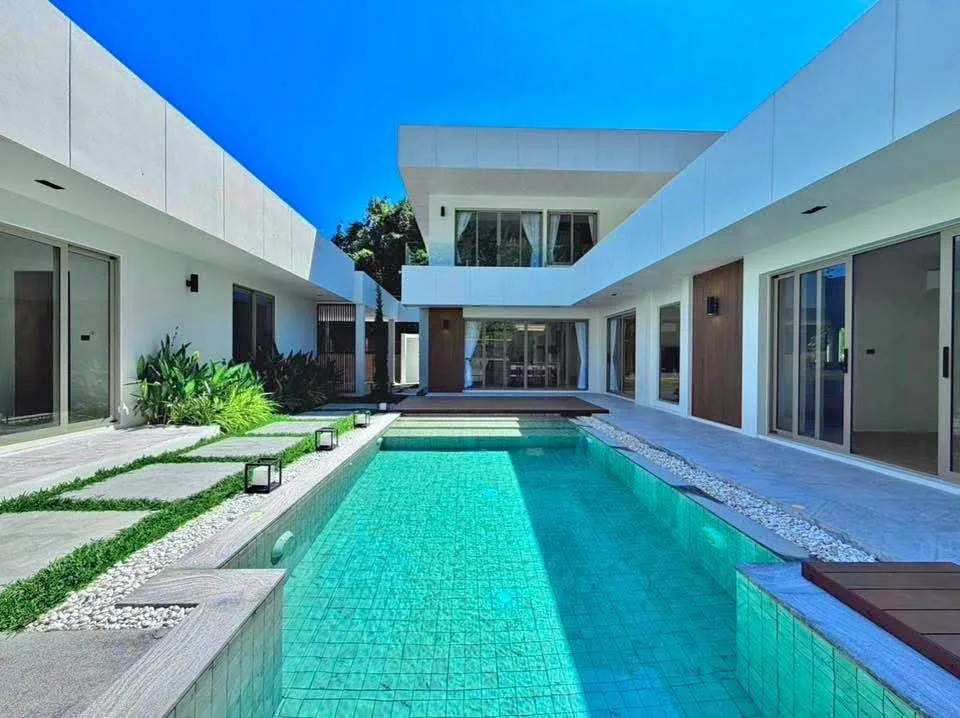 Luxury Private Pool Villa 4 Beds 6 Baths in Loch Palm Cherng Talay