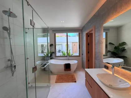 Luxuriöse 4-Zimmer-Villa mit Privatpool in Loch Palm Villas, Kathu