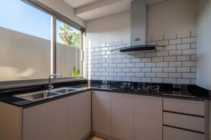 Luxuriöse 3-Schlafzimmer-Villa mit Privatpool in Pru Jampa, Phuket