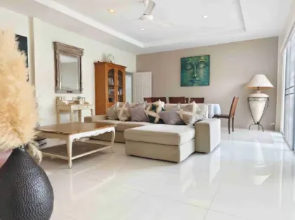 Villa privada de 3 dormitorios con piscina en Rawai