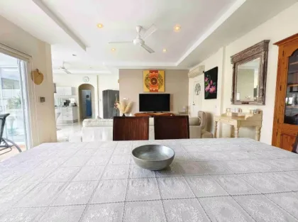 Villa privada de 3 dormitorios con piscina en Rawai