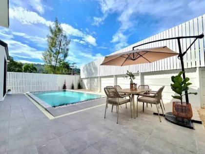 Villa moderna de 3 habitaciones con piscina privada en Nimman Villa Phuket