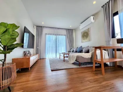 Villa moderna de 3 habitaciones con piscina privada en Nimman Villa Phuket