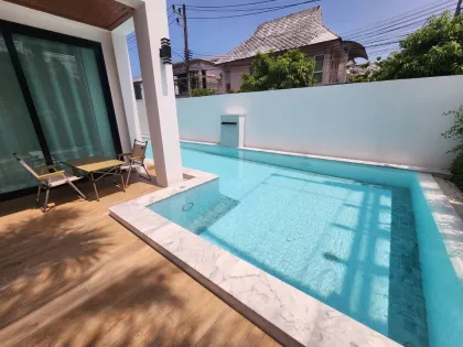 Villa individuelle 4 chambres avec piscine privée à Chalong