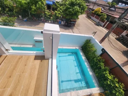 Villa individuelle 4 chambres avec piscine privée à Chalong