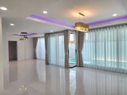 Villa individuelle 4 chambres avec piscine privée à Chalong