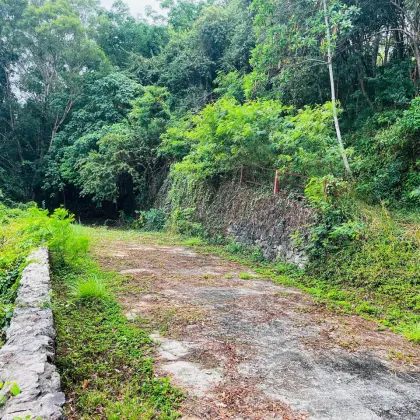 Terrain avec vue mer sur la côte Est de Phuket avec titre Chanote
