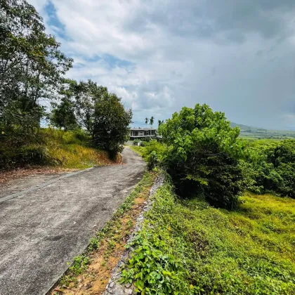 Terrain avec vue mer sur la côte Est de Phuket avec titre Chanote