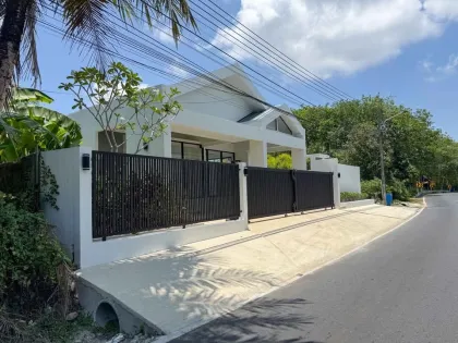 Великолепная вилла с 3 спальнями и бассейном рядом с British International School Phuket