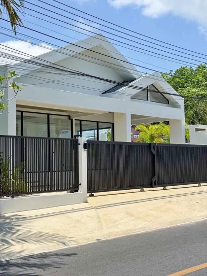 Великолепная вилла с 3 спальнями и бассейном рядом с British International School Phuket