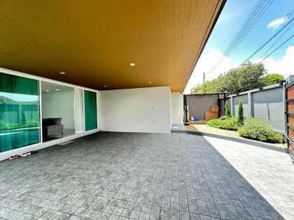 Renovierte private Poolvilla mit 3 Schlafzimmern in Phuket Town
