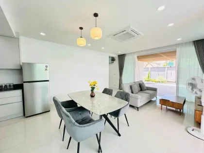 Renovierte private Poolvilla mit 3 Schlafzimmern in Phuket Town