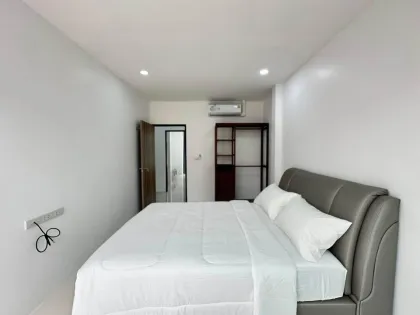 Renovierte private Poolvilla mit 3 Schlafzimmern in Phuket Town