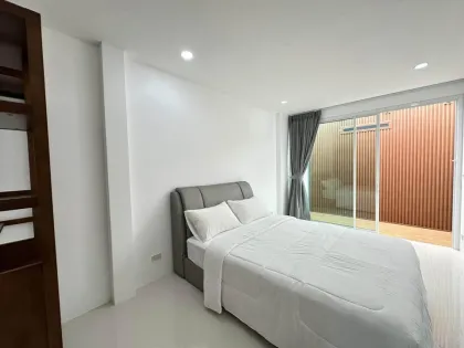 Renovierte private Poolvilla mit 3 Schlafzimmern in Phuket Town