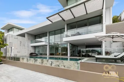 Appartement duplex de luxe 4 chambres avec piscine privée près de la plage de Naithon