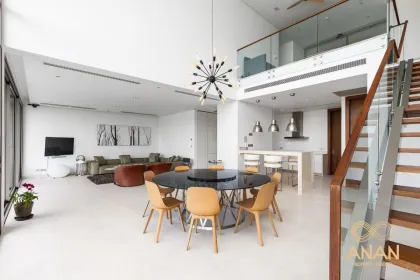 Appartement duplex de luxe 4 chambres avec piscine privée près de la plage de Naithon