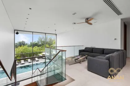 Appartement duplex de luxe 4 chambres avec piscine privée près de la plage de Naithon