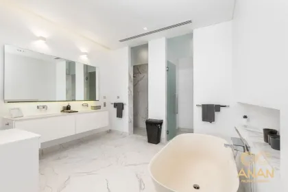 Appartement duplex de luxe 4 chambres avec piscine privée près de la plage de Naithon