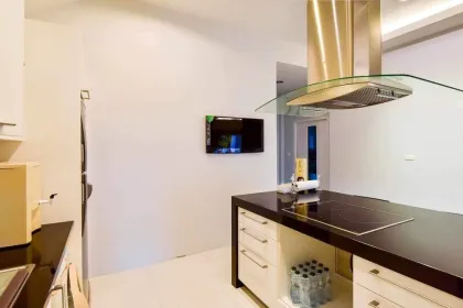 Вилла с 3 спальнями в продаже в Parichart Land & House Park, Чалонг