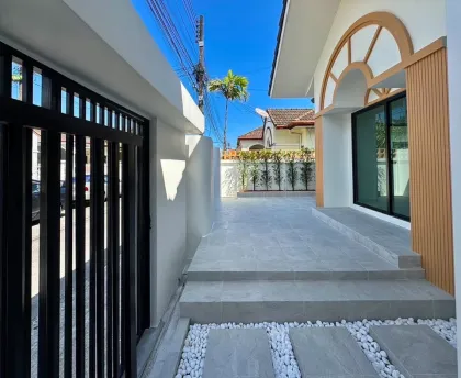 Villa rénovée de 3 chambres à Phuket Villa California, Wichit