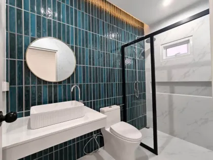 3-Schlafzimmer, 3-Badezimmer Reihenhaus in Modern Life Chalong, Phuket