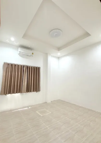 บ้านทาวน์เฮ้าส์หลังมุม 2 ห้องนอน 2 ห้องน้ำ ในวิชิต ภูเก็ต