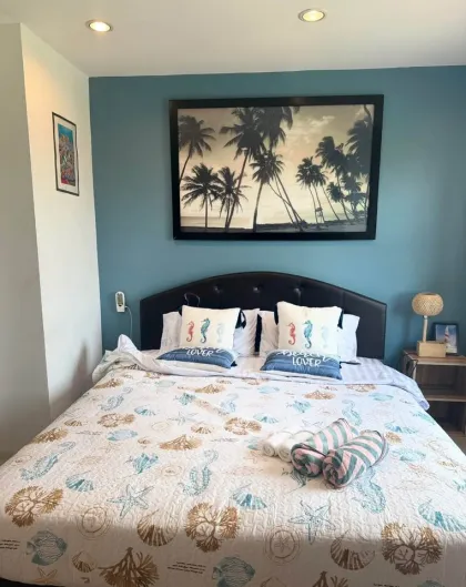 Casa Adosada de 6 Dormitorios y 7 Baños con Oportunidad de Negocio en Patong