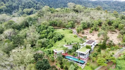 Terreno con vista al mar en la costa este de Phuket con título Chanote