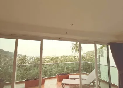Просторный пентхаус с 3 спальнями и видом на море в Kata Ocean View
