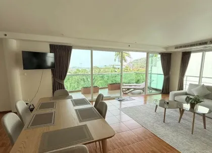 Просторный пентхаус с 3 спальнями и видом на море в Kata Ocean View