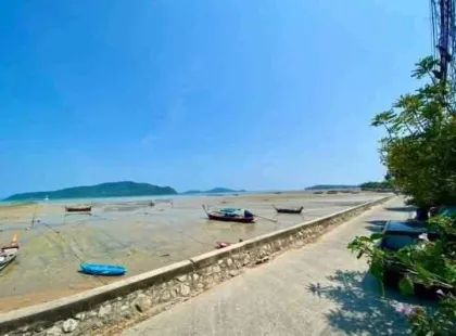 Вилла с бассейном и видом на море, 4 спальни, Раваи