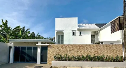 Schöne moderne 4-Zimmer-Poolvilla in Rawai