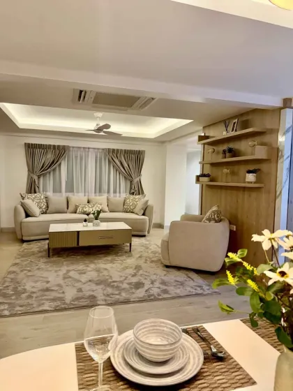 Schöne moderne 4-Zimmer-Poolvilla in Rawai