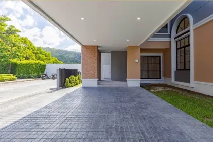 English-Style 5-Bedroom Family Home at Crown Estate, Koh Kaew