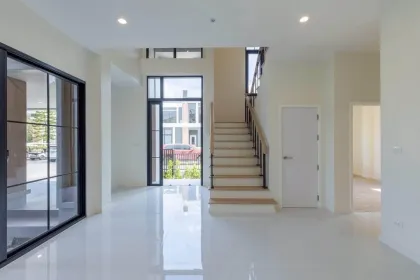 English-Style 5-Bedroom Family Home at Crown Estate, Koh Kaew