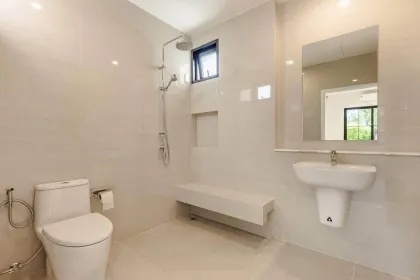English-Style 5-Bedroom Family Home at Crown Estate, Koh Kaew