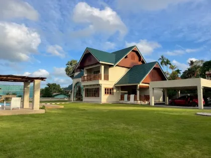Villa Privée Style Resort avec 5 Chambres & 6 Salles de Bain à Chalong