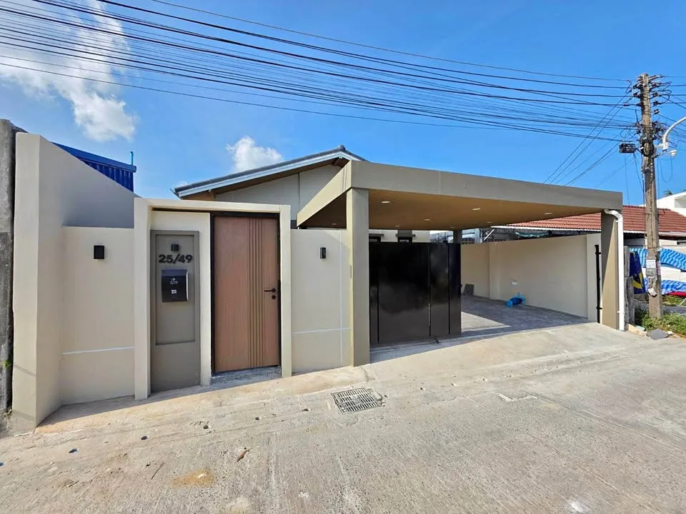 在萨伊雁Rawai全新装修3卧室住宅