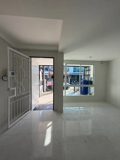 Таунхаус 3 спальни, 3 ванные, 2 этажа в Chaofa Garden Home 3, Катху, Пхукет